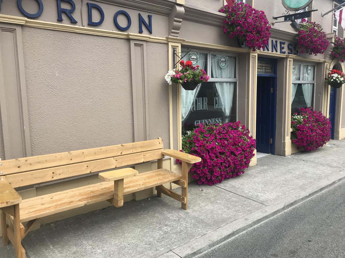 Gordon'S Guesthouse Loughrea Exterior photo